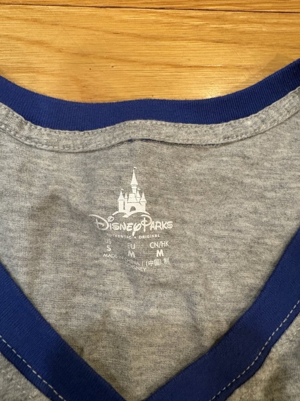 Disney parks Size Small (S) Theme Park Character Graphic V-Neck Tee - Picture 4 of 5